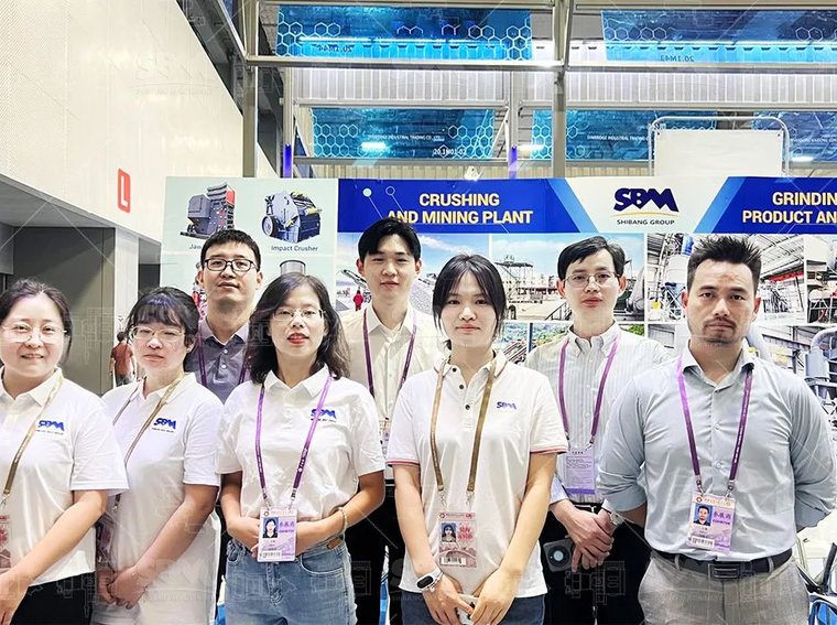 Hội chợ Canton lần 136: gian hàng thiết bị nghiền giữa dòng khách quốc tế - ảnh 2
